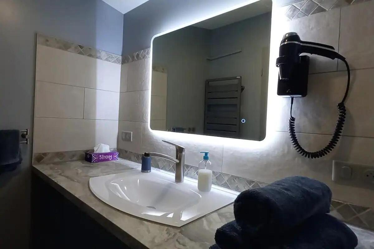 Logement Lumineux, Entierement Renove Avec Jardin Caumont-sur-Durance Ngoại thất bức ảnh